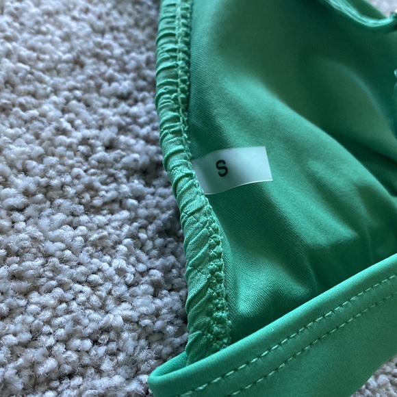 Green Bikini - Picture 6 of 7